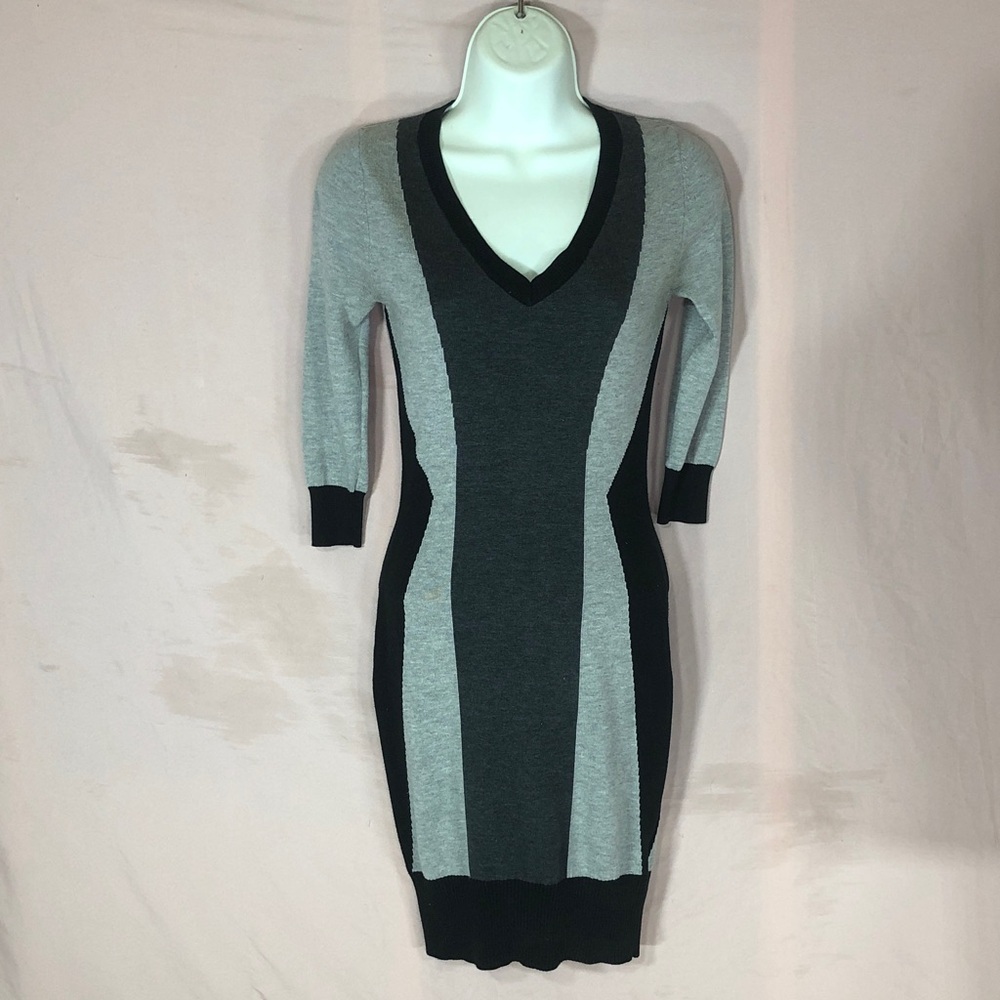V-Neck Colorblock Knit Dress in Gray and Black Size XS